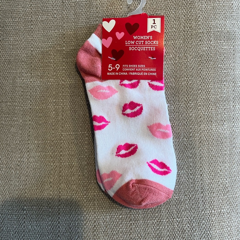 NWT Valentines Women’s Socks